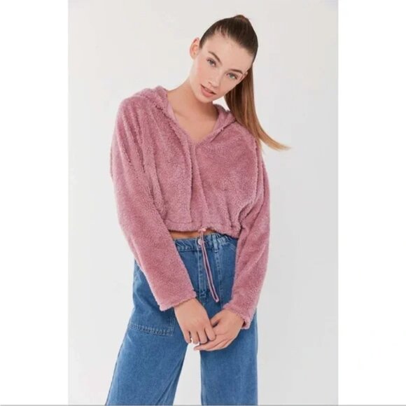NEW Urban Outfitters UO Pink Fluffy Cropped Hoodie NWT Size Large Rose Pink - Picture 2 of 8